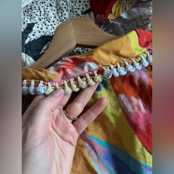 FARM Rio Neon Macaws Buttoned Blouse - Picture 13 of 15